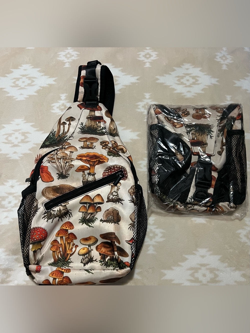 Mushroom Sling Bag 🍄‍🟫NWOT🍄